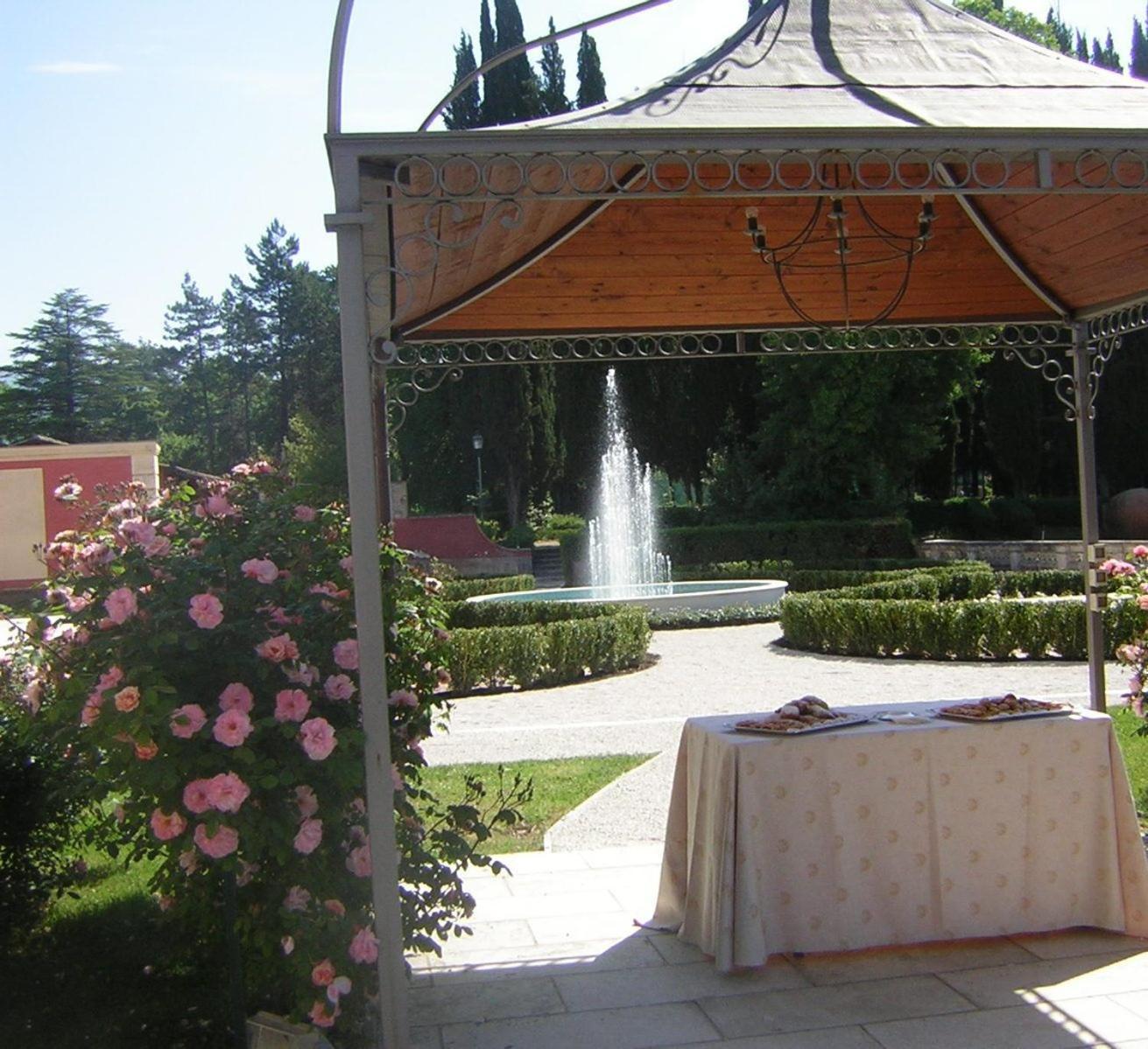 Park Hotel Villa Potenziani รีเอติ ภายนอก รูปภาพ