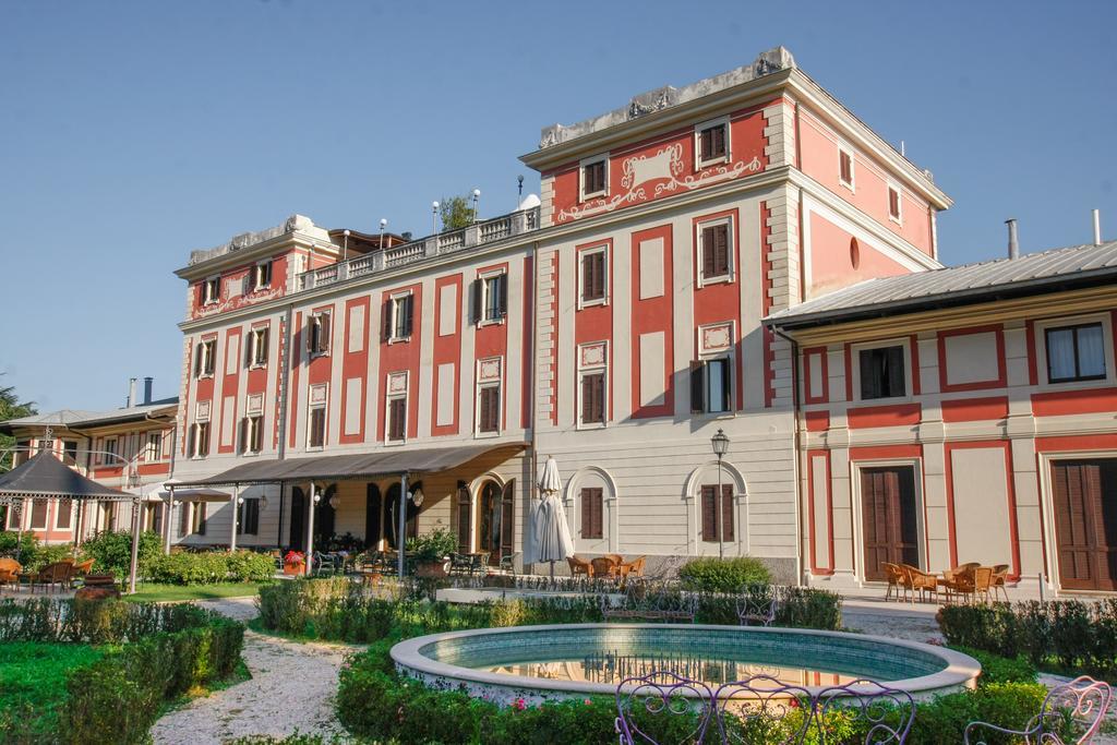 Park Hotel Villa Potenziani รีเอติ ภายนอก รูปภาพ
